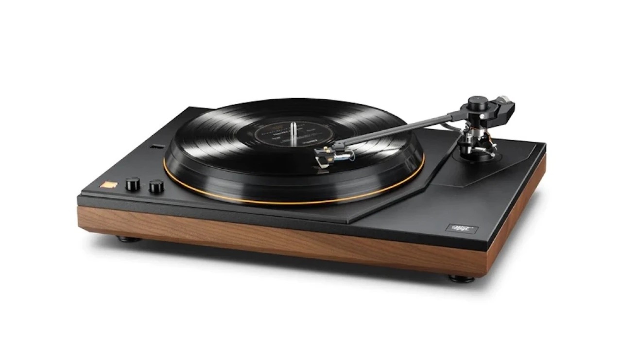 Serious-Listening Turntables and Analog Upgrades Worth Considering 13 MoFi Electronics MasterDec