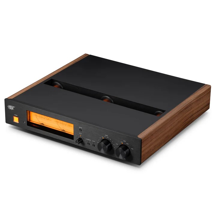 MoFi MasterPhono: A Benchmark in analog audio 9 MoFi Electronics MasterPhono