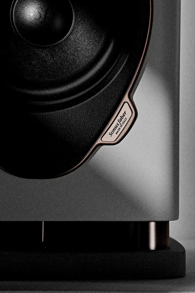 The Sonus faber Sonetto G2 Collection is designed as a closed loudspeaker family and, with a total of seven models, covers a wide range of applications – from compact stereo setups to high-quality multi-channel installations.