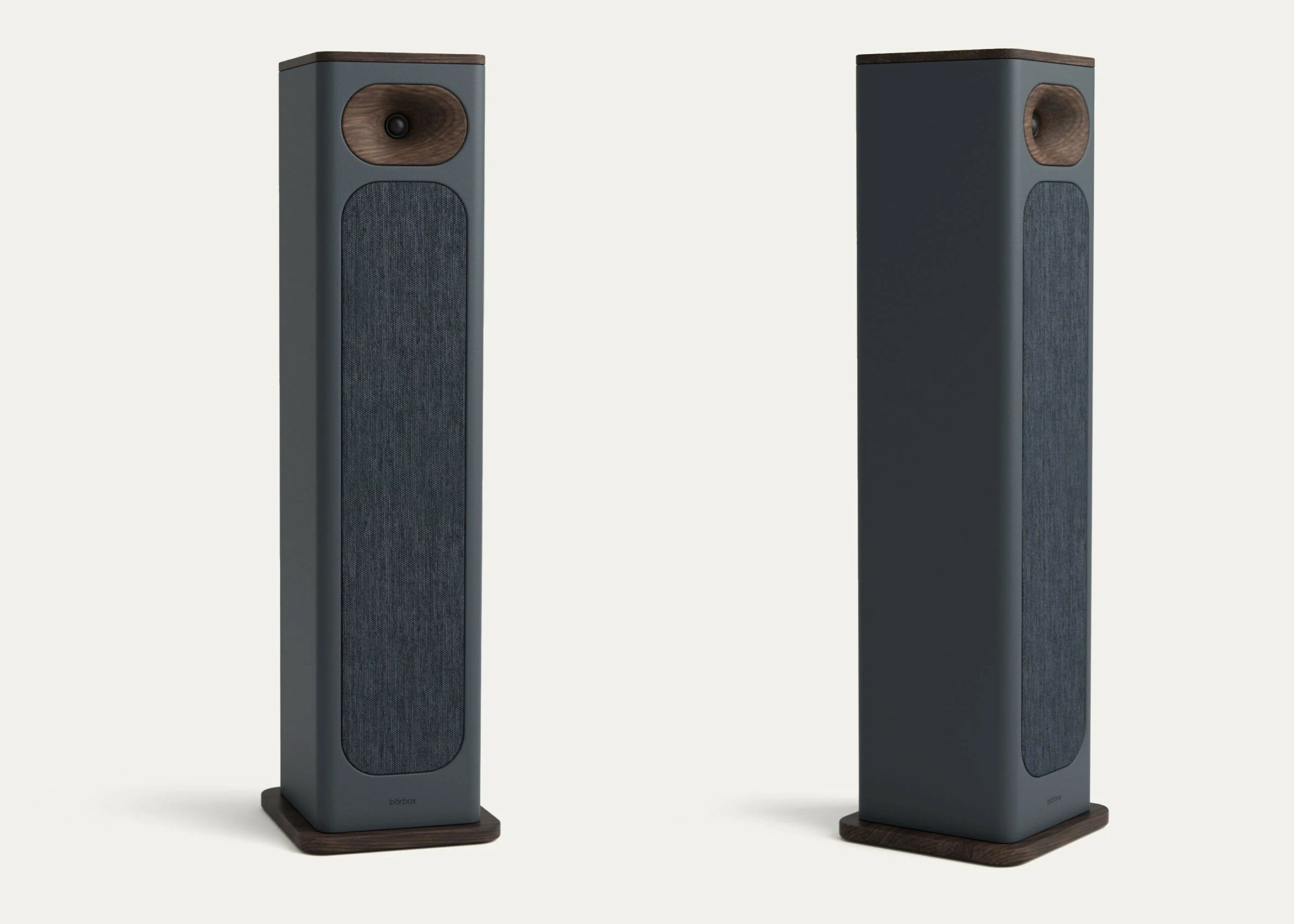 The Bärbox A.01 measures 100 x 22 x 24 centimeters and weighs 17 kilograms. Its specified frequency range is 38 Hz to 20 kHz. Its impedance is eight ohms and its specified sensitivity is 86 dB (2.83 volts/1 meter).