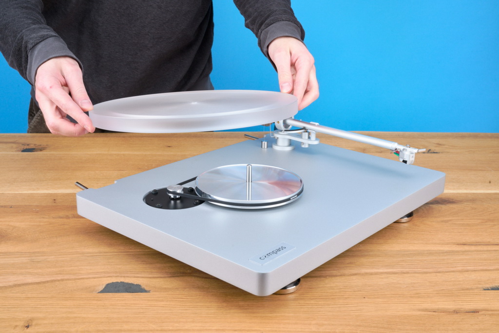 clearaudio-compass-teller-in-hand-2-1080x720.jpg