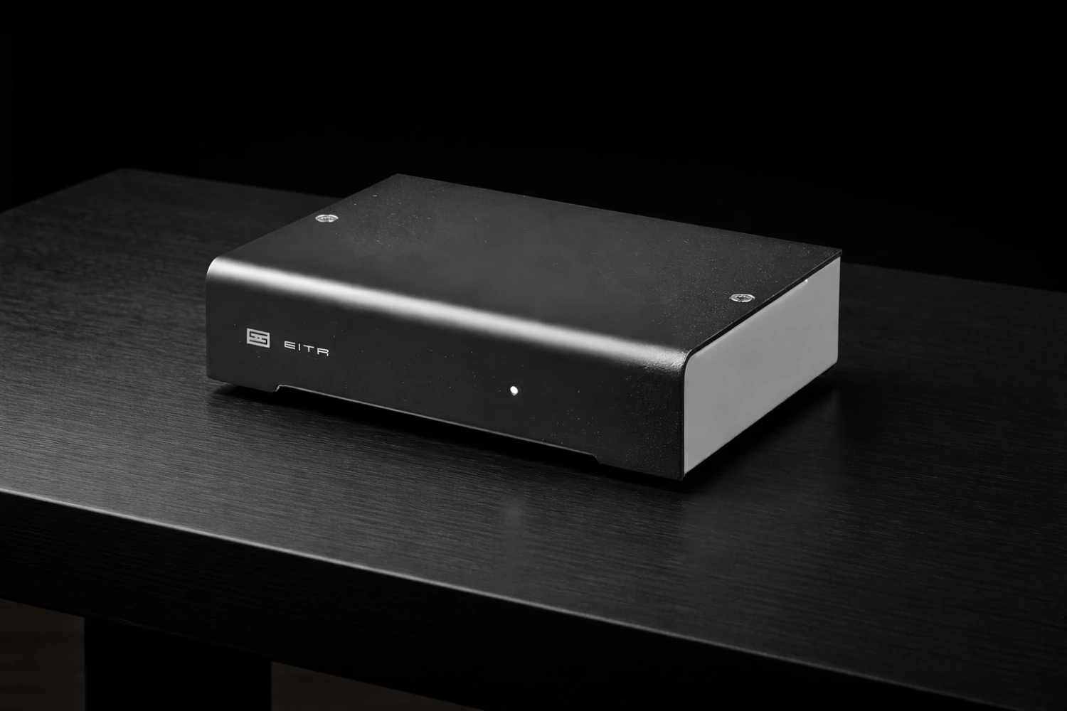 The Editor’s DAC Shortlist: Converters and Digital Components Worth Knowing 14 The Schiit Audio Eitr 2 is a compact audiophile USB DDC with Unison USB, low-jitter output, and optional Forkbeard control. Transform any device into a high-quality digital source with AES, coaxial, and optical outputs.