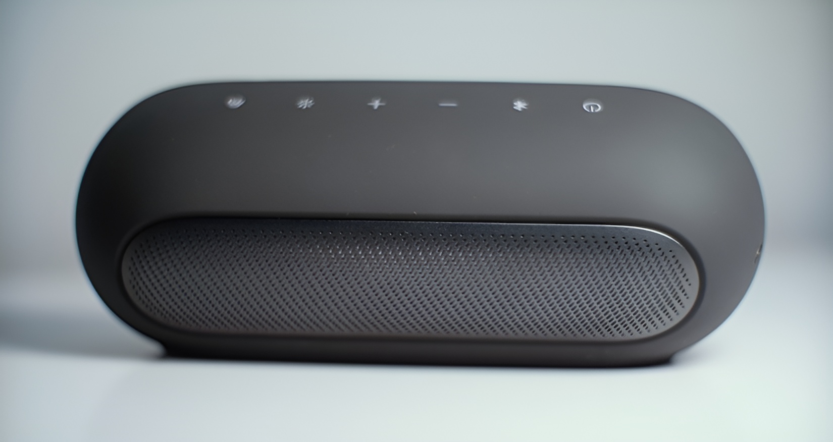 Compact and minimal, the Luna 2 blends recycled materials with a premium rubberized matte texture